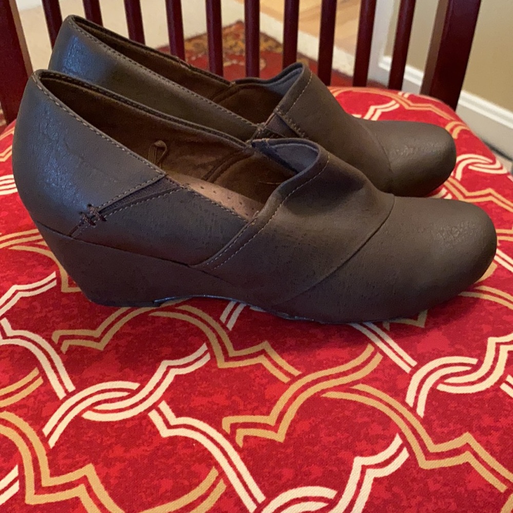 Shoes - Picture 4 of 12